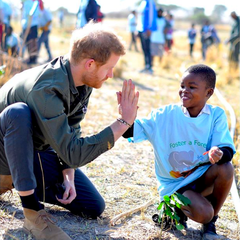 Photos From Prince Harry, and Meghan Markle Botswana Tour